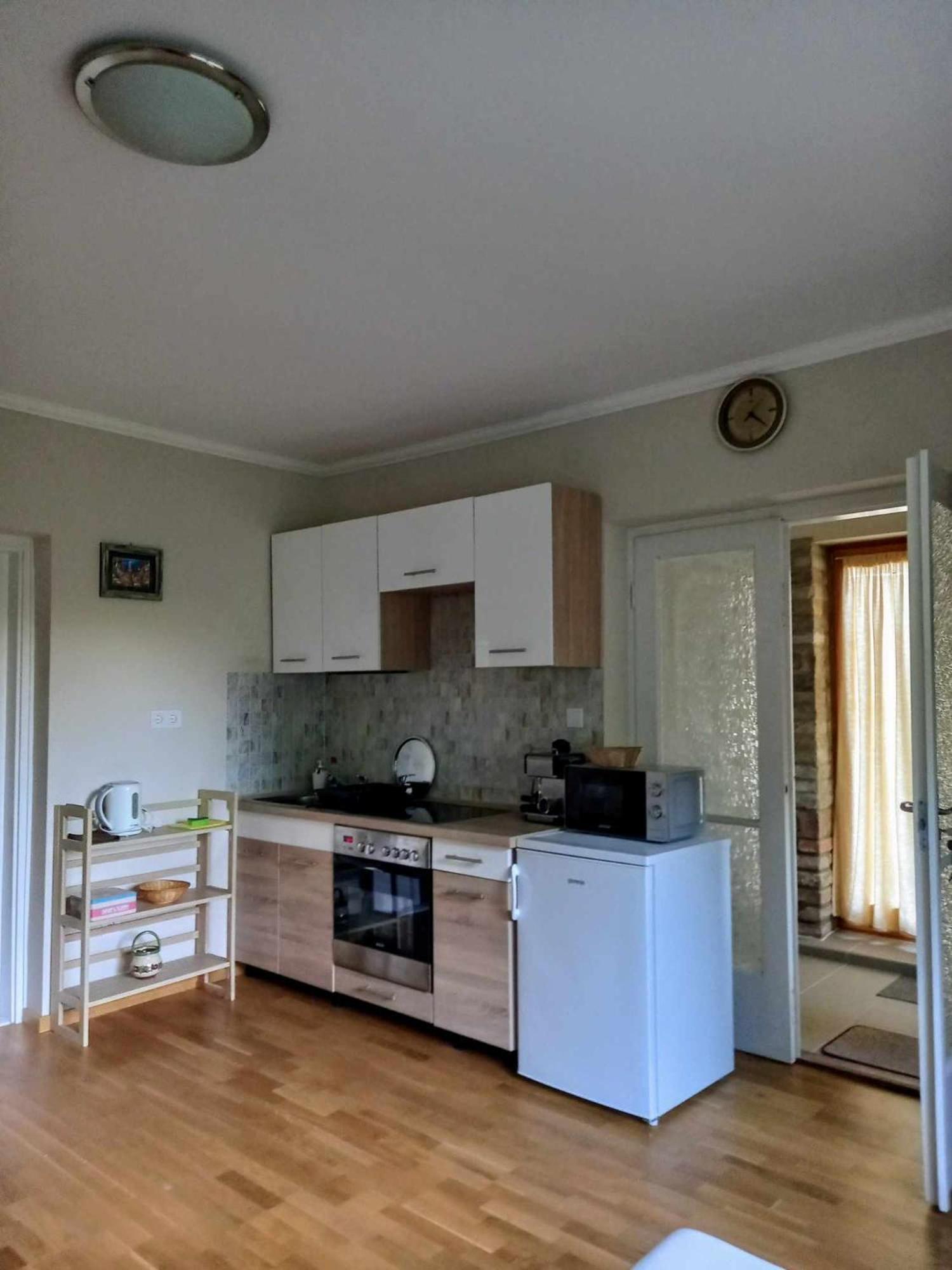 Bike&Night Apartment Baracska Екстериор снимка