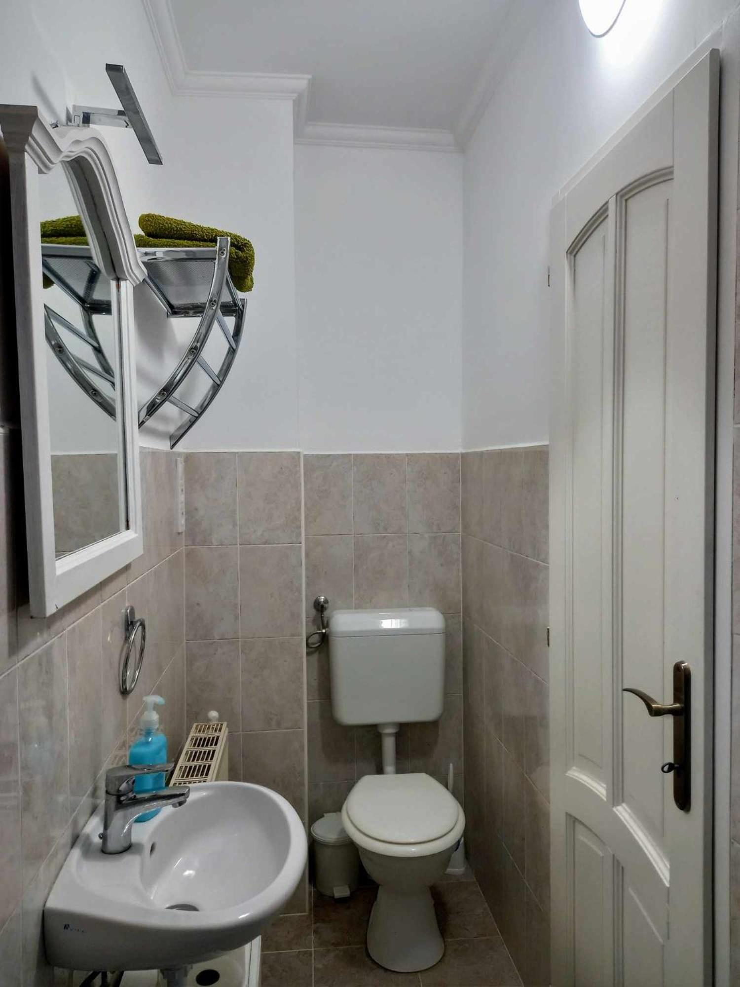 Bike&Night Apartment Baracska Екстериор снимка