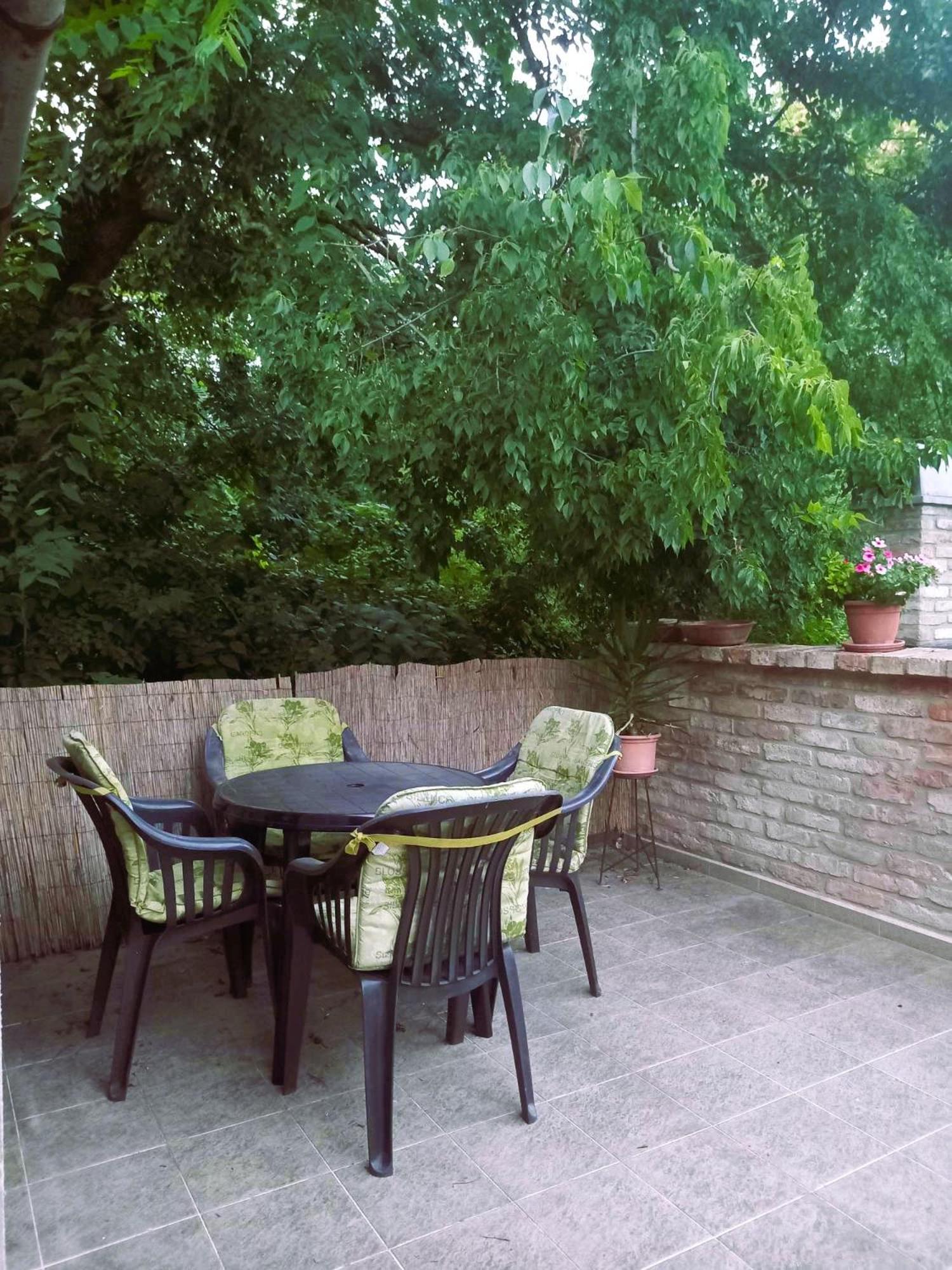 Bike&Night Apartment Baracska Екстериор снимка
